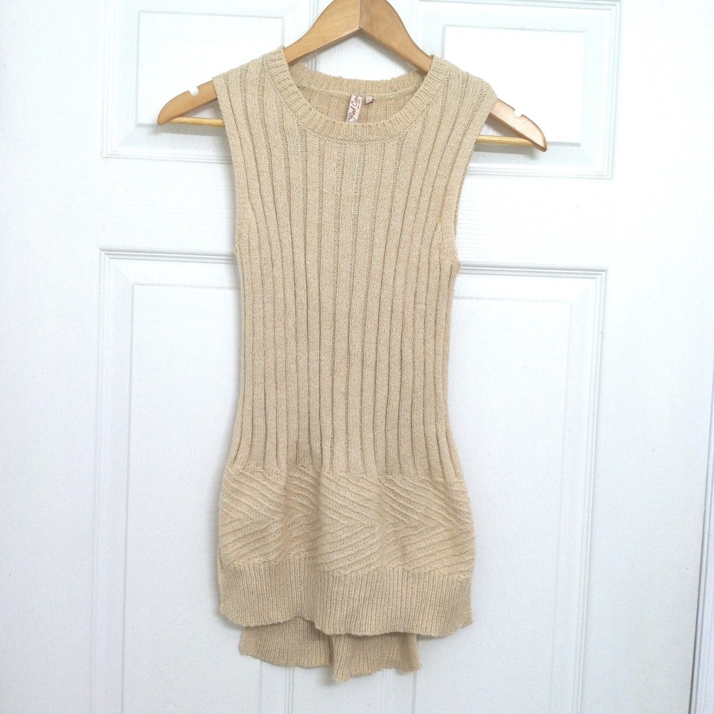 Red Camel Knitted Tunic NWOT